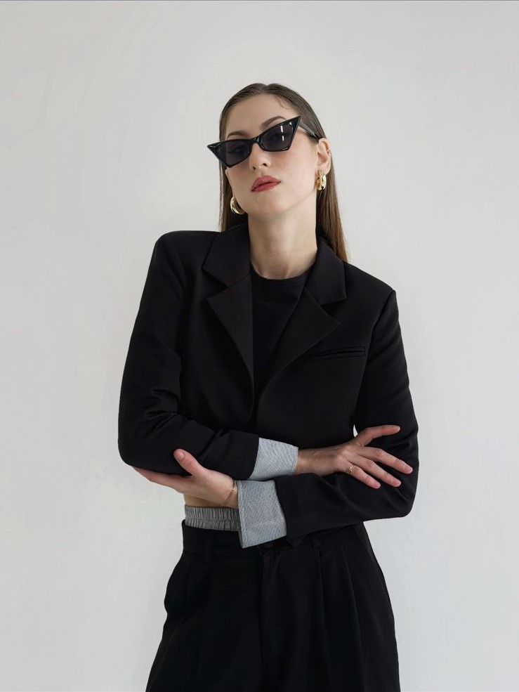 Contrast Cropped Black Set - Image 5