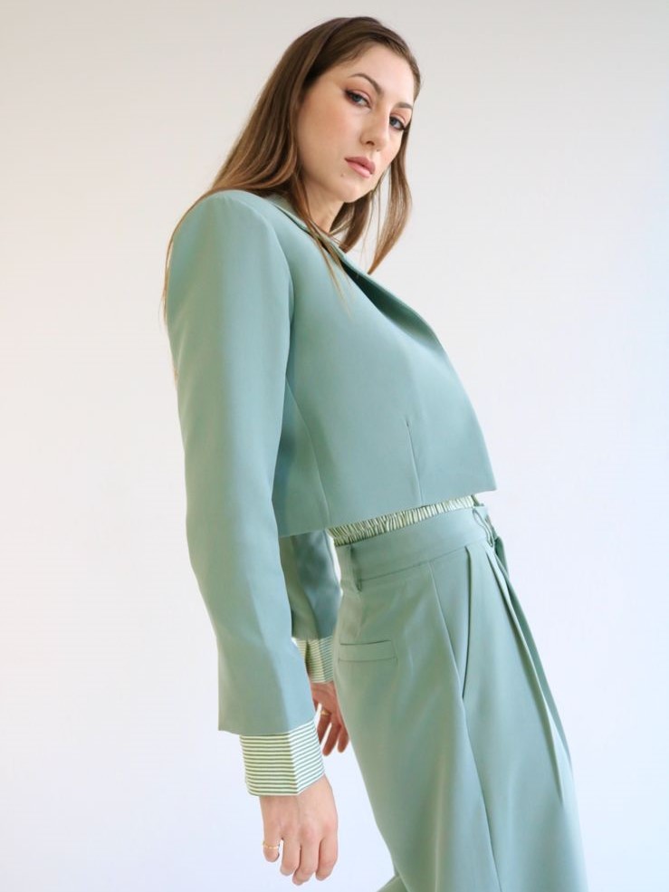 Contrast Cropped Matcha Set - Image 4